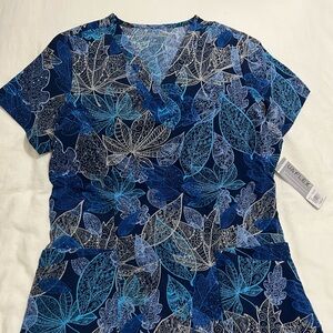 UAFlex scrub top NWT size M